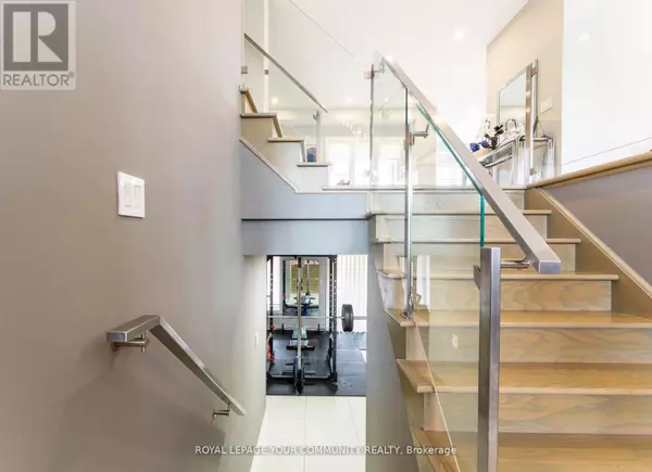 Vaughan (patterson), ON L6A4M1,339 THOMAS COOK AVENUE