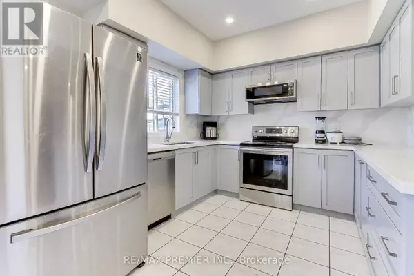 Vaughan (maple), ON L6A2R6,35 CRADDOCK STREET