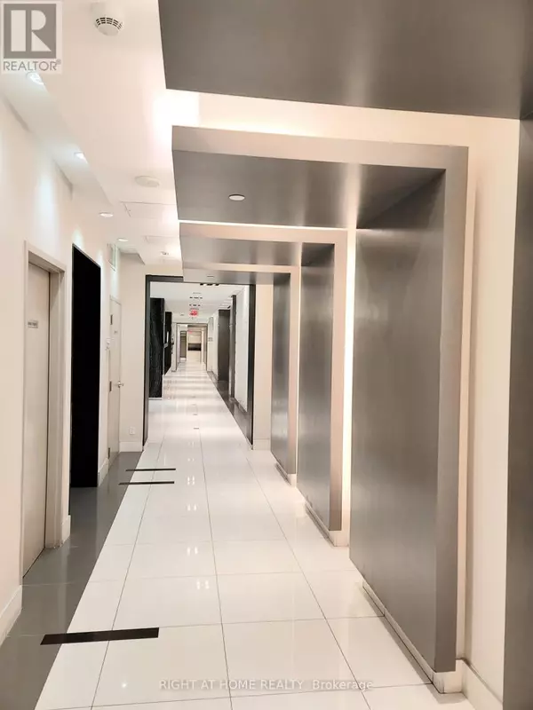 Markham (thornhill), ON L3T0E1,7167 YONGE ST #1007