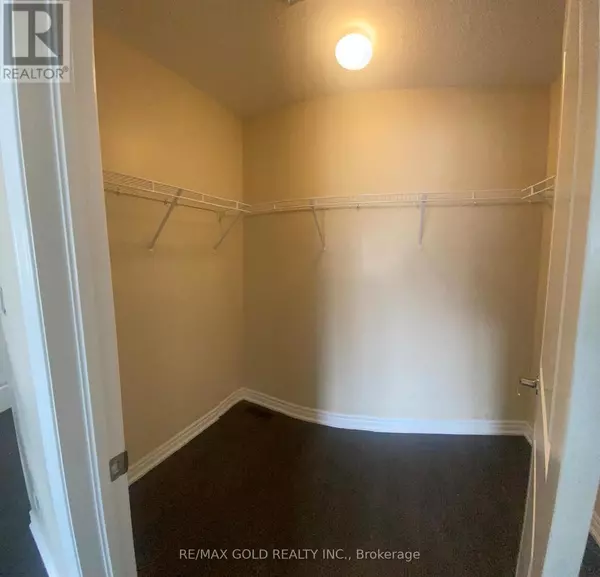 Innisfil (alcona), ON L9S0N1,2242 GRAINGER LOOP