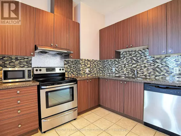 Markham (village Green-south Unionville), ON L3R5W7,8323 Kennedy RD #Ph06