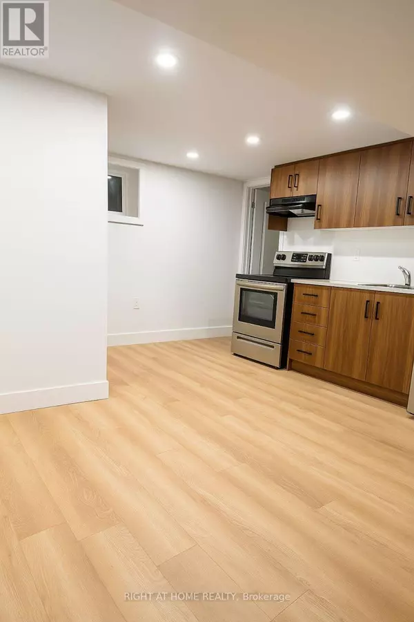 Richmond Hill (oak Ridges Lake Wilcox), ON L4E3E3,24 Sunbay CT #Bsmt 1