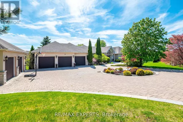 Aurora (aurora Estates), ON L4G6W7,8 ALM COURT