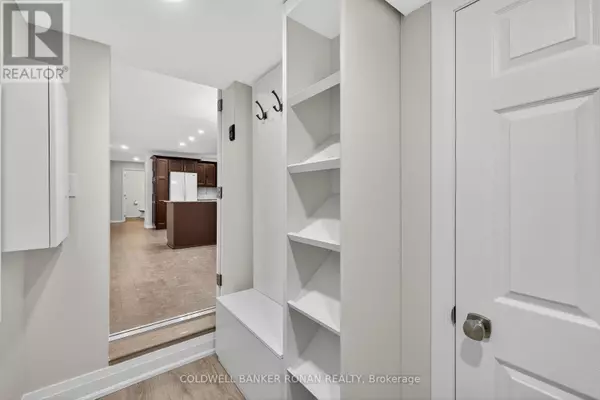 Bradford West Gwillimbury (bradford), ON L3Z1L3,118 QUEEN STREET