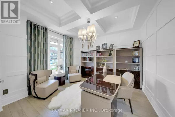 Richmond Hill (south Richvale), ON L4C0C2,19 PETROLIA COURT