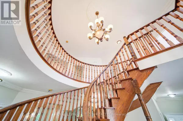 Vaughan (east Woodbridge), ON L4L9K3,180 KIMBER CRESCENT