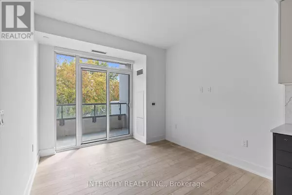 King (king City), ON L7B0R6,2075 King RD #349