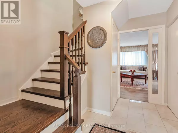 Richmond Hill (north Richvale), ON L4C5A7,40 LILLOOET CRESCENT