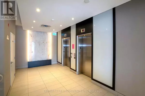 Aurora (aurora Village), ON L4G1Y3,15277 Yonge ST South #313