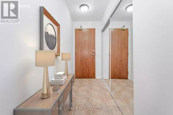 Richmond Hill (langstaff), ON L4B0A1,11 Oneida CRES #301