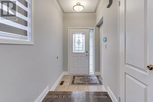 Newmarket (summerhill Estates), ON L3X2P6,484 MENCZEL CRESCENT