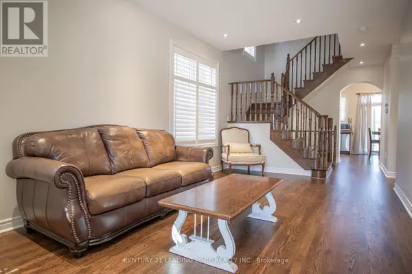 Whitchurch-stouffville (stouffville), ON L4A0R9,327 MANTLE AVENUE