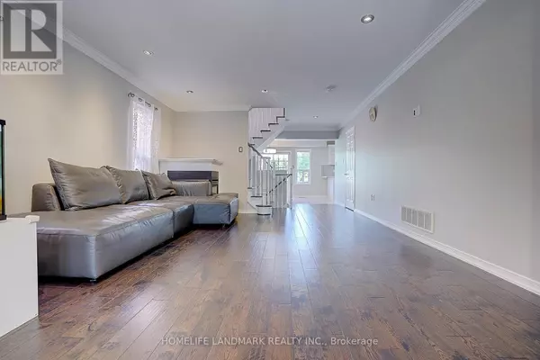 Aurora, ON L4G0J2,47 WALLWARK STREET