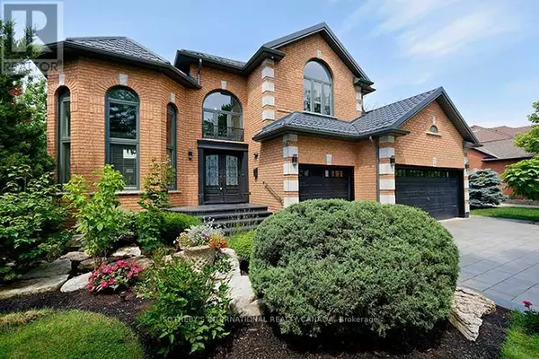 2 KIMBER CRESCENT, Vaughan (east Woodbridge), ON L4L9A7