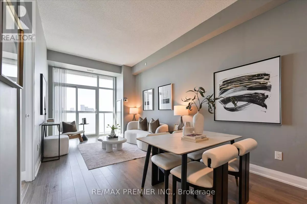 Richmond Hill (doncrest), ON L4B3V1,8763 Bayview AVE #715