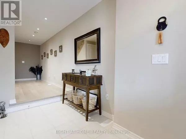 Vaughan (kleinburg), ON L4H3N5,279 MOODY DRIVE