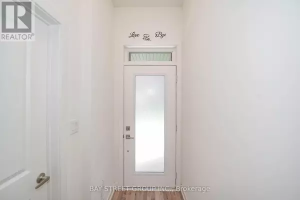 Richmond Hill (langstaff), ON L4C5T4,370 Red Maple RD #10