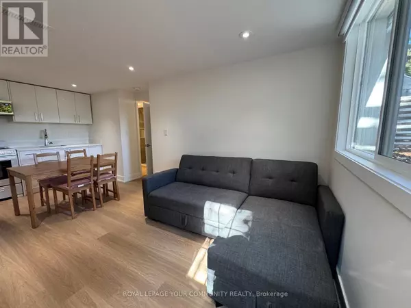 Newmarket (bristol-london), ON L3Y4P5,145 Harrison DR #Lower 1