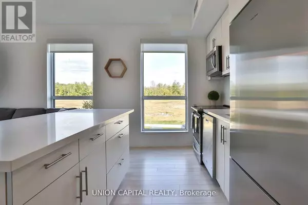 Innisfil, ON L9S0J4,271 Sea Ray AVE #B212