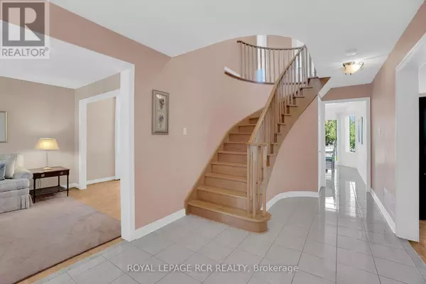 Vaughan (east Woodbridge), ON L4L8T7,70 ZUCCHET COURT