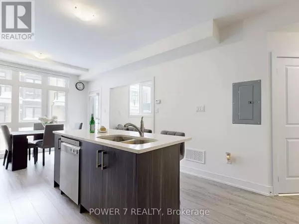 Richmond Hill (oak Ridges), ON L4E1J4,8 Sayers LN #5