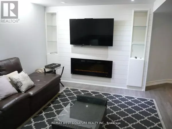 70 ROBERTSON CLOSE, Vaughan (maple), ON L6A2G7