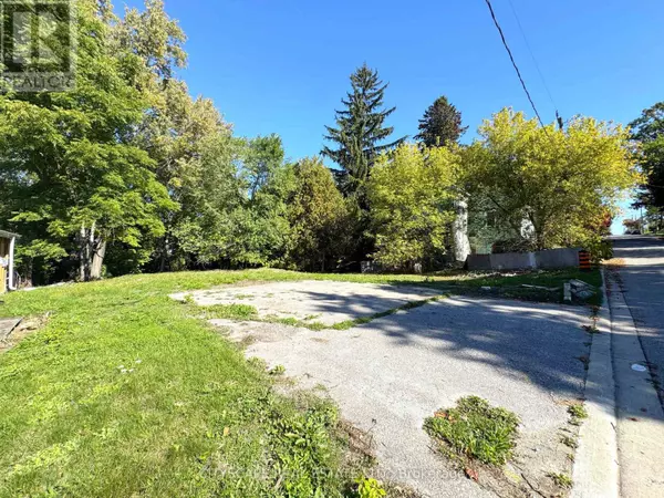 Newmarket (central Newmarket), ON L3Y2K2,353A ONTARIO STREET