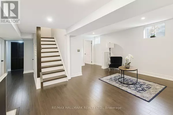 Richmond Hill (harding), ON L4C8T7,92 Weldrick RD East #BSM