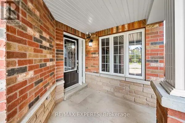 Innisfil (alcona), ON L9S4Z9,1821 Lamstone ST #Upper