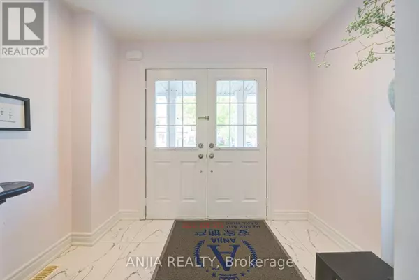 Markham (berczy), ON L6C2P3,111 VISCOUNT DRIVE