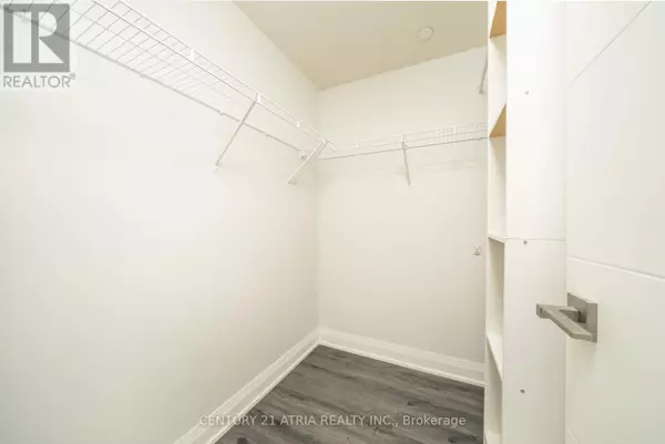 Markham (unionville), ON L3R5M5,18 Uptown DR #321