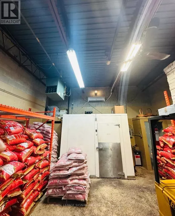 580 Steven CT #4 & 9, Newmarket (stonehaven-wyndham), ON L3T6Z2