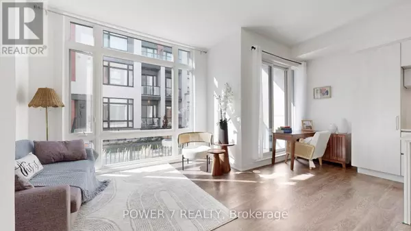 14 David Eyer RD #1009, Richmond Hill, ON L4S0N4