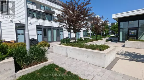 Innisfil, ON L9S0J6,275 BROWARD WAY #60