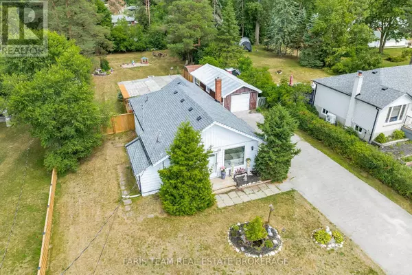 11 PARK AVENUE, East Gwillimbury (holland Landing), ON L9N1G9