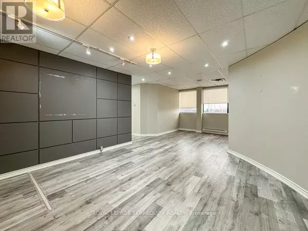 Whitchurch-stouffville (stouffville), ON L4A1H3,5402 Main ST #201