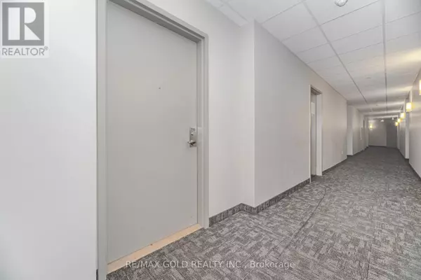 Markham (cedarwood), ON L3S0C9,7325 Markham RD #715