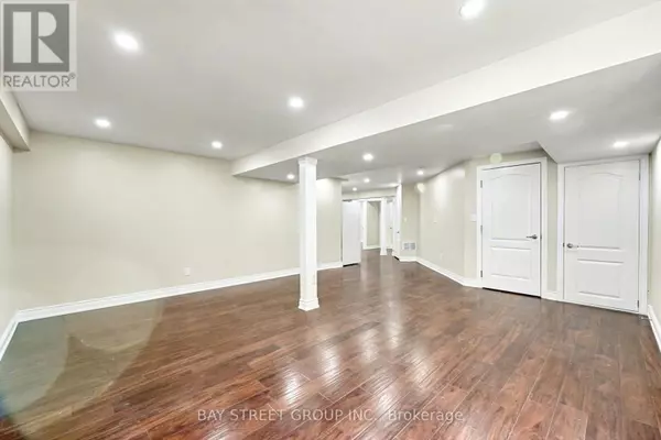 Richmond Hill (jefferson), ON L4E4L1,19 Goldlist DR #Basment