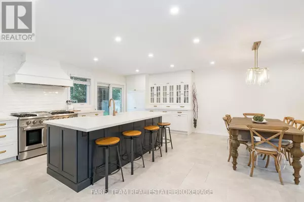 Innisfil (lefroy), ON L0L1K0,848 CHURCH DRIVE