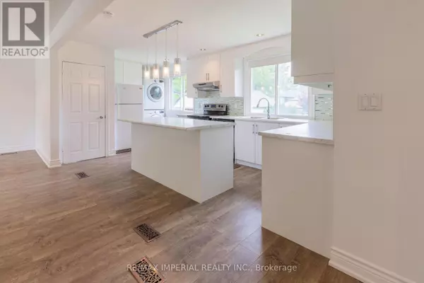 Richmond Hill (crosby), ON L4C2S2,388 Becker RD #Main