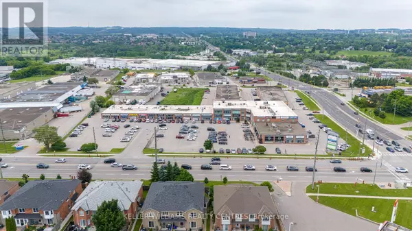 Newmarket (stonehaven-wyndham), ON L3X1W1,16700 Bayview AVE #30