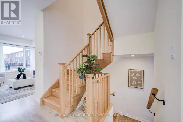 Vaughan (patterson), ON L6A5C6,99 CRIMSON FOREST DRIVE