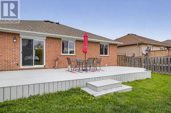 Innisfil, ON L9S2J5,655 GLEN CEDAR CRESCENT