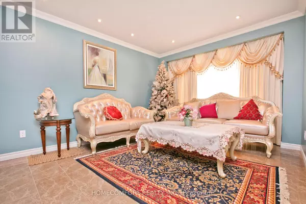 Vaughan (crestwood-springfarm-yorkhill), ON L4J5L8,658 YORK HILL BOULEVARD