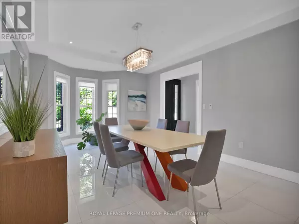 Vaughan (kleinburg), ON L0J1C0,667 NASHVILLE ROAD