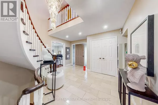 Richmond Hill (observatory), ON L4C8R7,5 BELINDA COURT