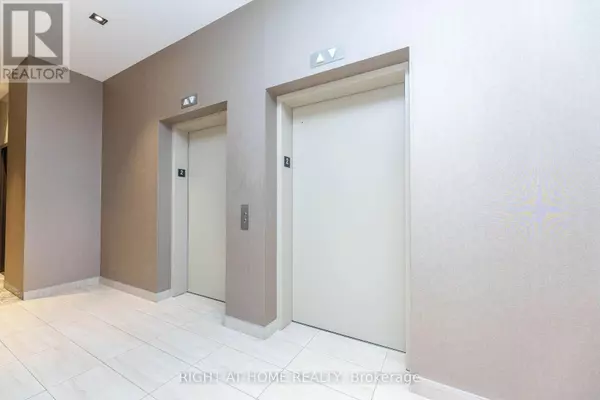 Vaughan (vaughan Corporate Centre), ON L4K0N5,60 West Honeycrisp CRES #212