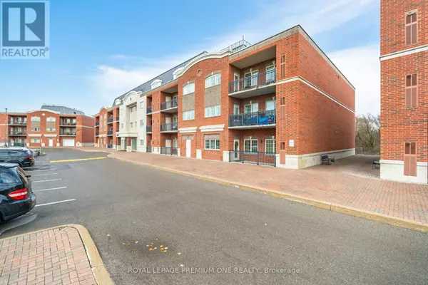 Vaughan (maple), ON L6A4J1,9451 Jane ST #210