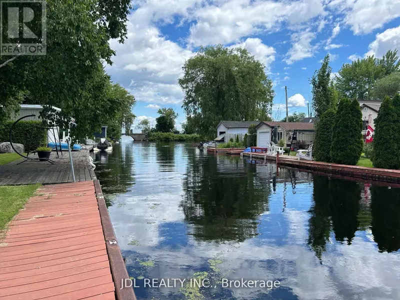 11 Red Robin RD #Lower, Georgina (historic Lakeshore Communities), ON L4P3E9