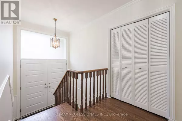 Markham (royal Orchard), ON L3T3S3,9 DONALBAIN CRESCENT